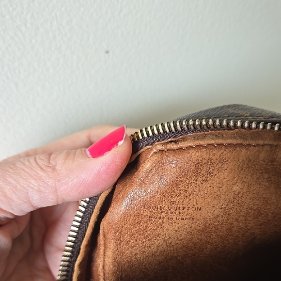 Louis Vuitton Brown Monogram Messenger Bag - Picture 5 of 14